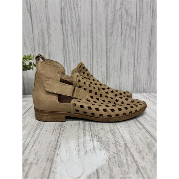 Musse & Cloud Shoes - Women’s Size 38 US7 Musse & Cloud Ankle Booties